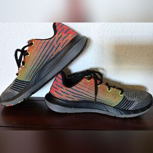 Boys Under Armour Size 4 Sneakers